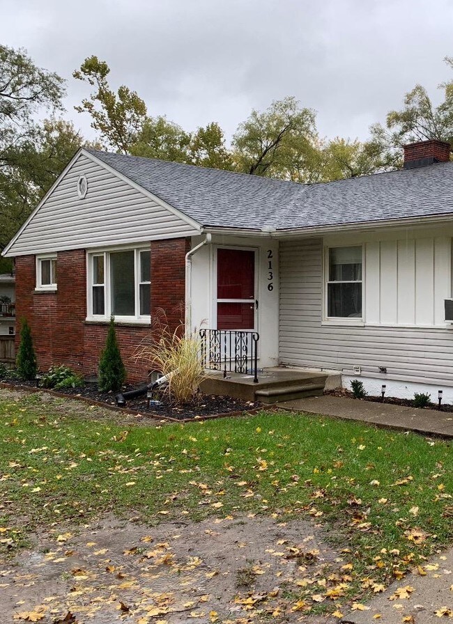 Building Photo - 2136 Washtenaw Ave