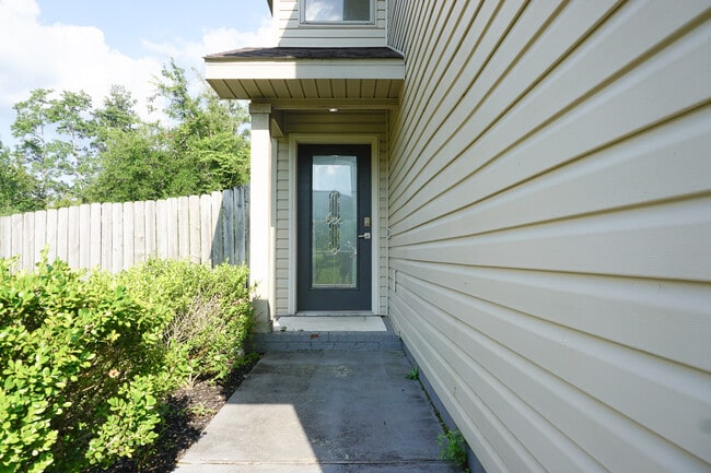 Building Photo - 127 Bronze Cir