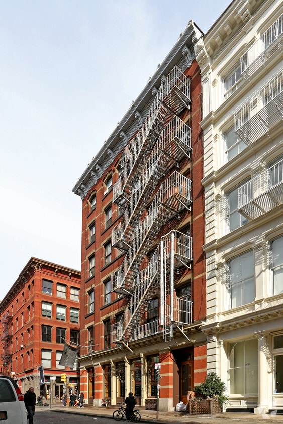 Building Photo - 122-124 Spring St