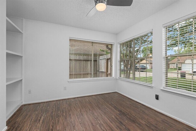 Building Photo - 24211 Spring Sunset Dr