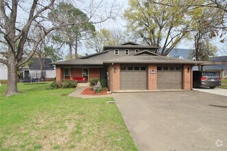 Building Photo - 18359 Hickory Cir