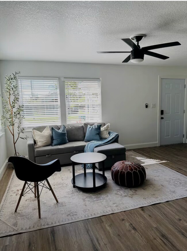 Foto del edificio - 401 E Jersey St