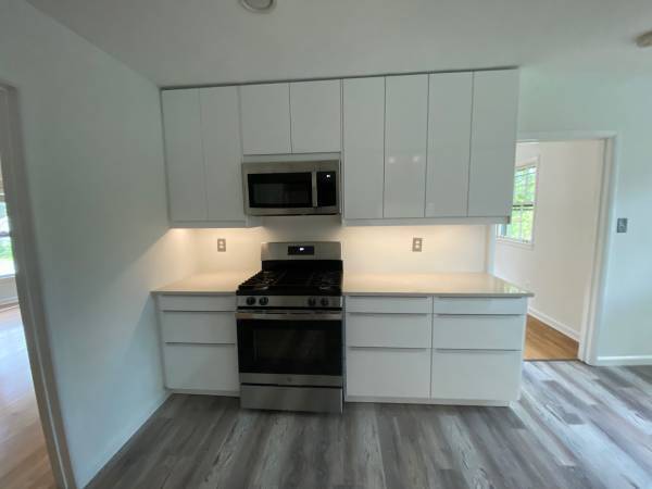 Building Photo - 8211 Thoreau Dr