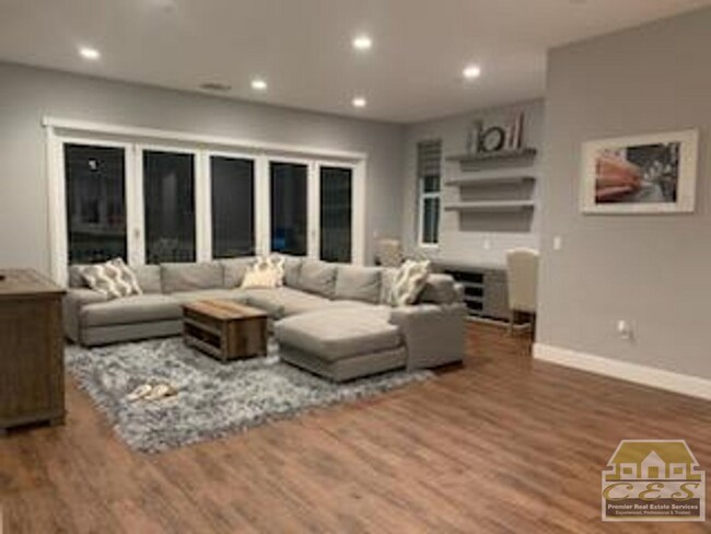 Foto del edificio - 37443 Bay Crest Rd