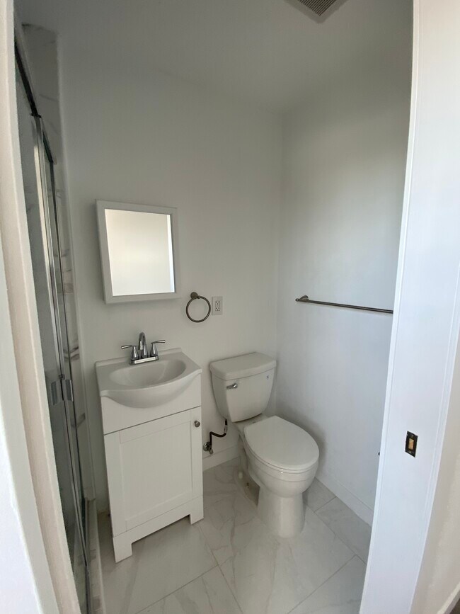 Foto del edificio - 1704 W 85th St