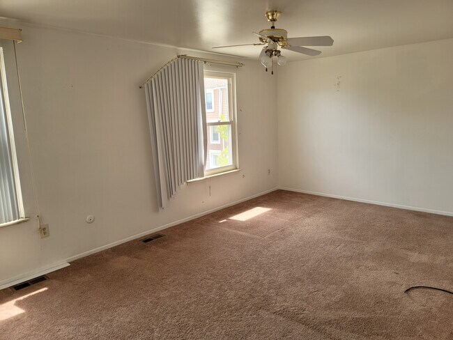 Building Photo - 37665 Charter Oaks Blvd