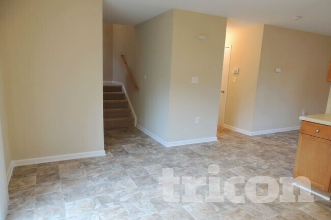 Building Photo - 5110 Grays Ridge Dr