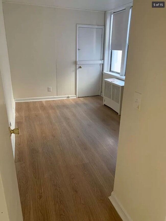 Building Photo - Welcome home to Commonwealth Gardens!