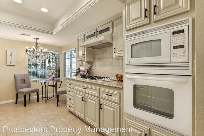 Foto del edificio - 2 br, 3 bath House - 990 Oak Park Dr