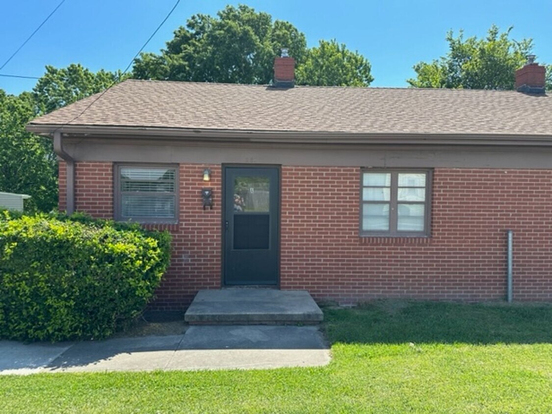 Foto principal - 201 Lowdermilk St