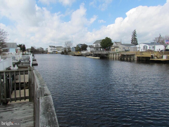 Foto del edificio - 12 Cranberry Lake Dr