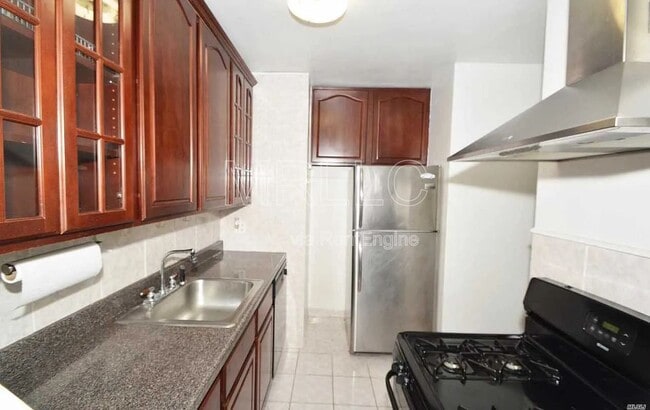 Building Photo - 6735 Yellowstone Blvd