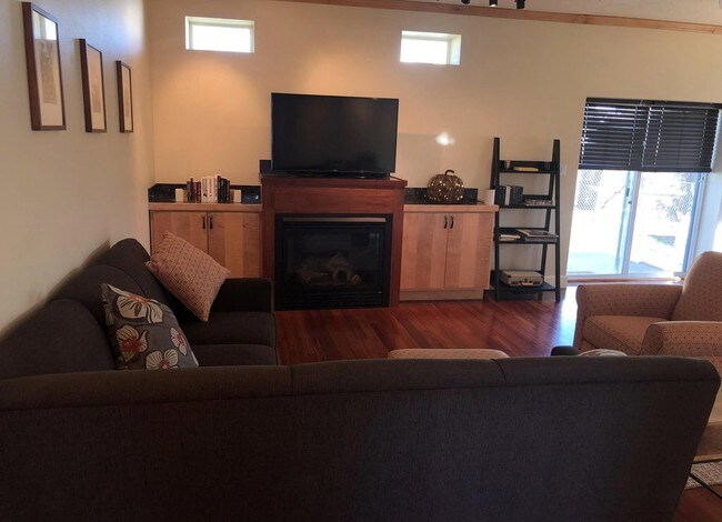 Foto del edificio - 1313 Rosita Dr