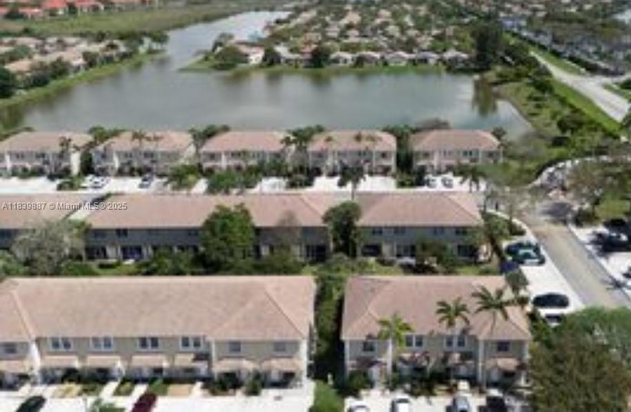 Foto principal - 737 SW 122nd Ave