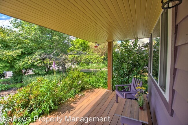 Building Photo - 2 br, 1 bath House - 1636 Conger Ave NW