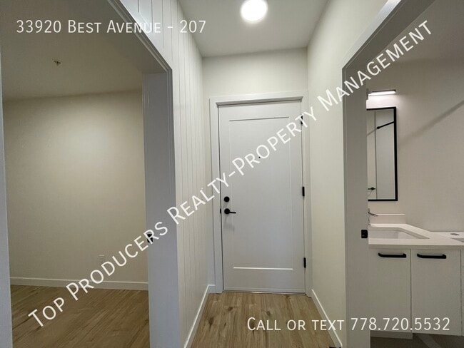 Building Photo - Brand New Condo at Vista