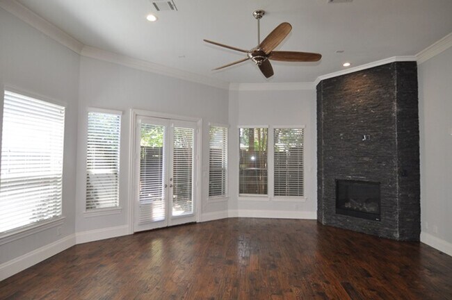 Foto del edificio - 5318 Longview St