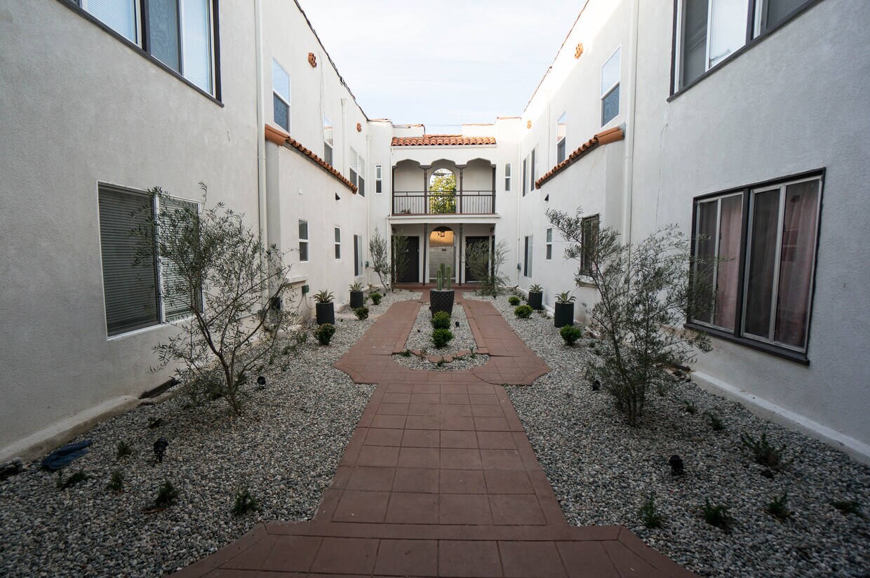 5135 Marathon St, Los Angeles, CA 90038 Apartments Los Angeles, CA