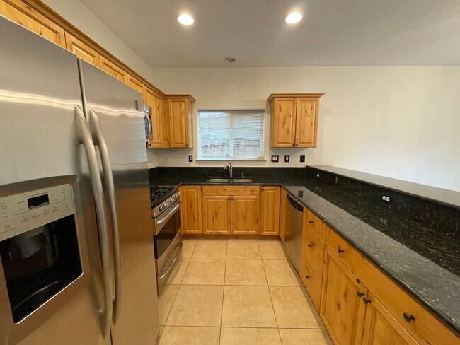 Foto del edificio - 3 Bedroom / 3 Bathroom in North Reno Near UNR