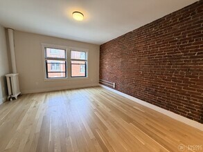 Building Photo - 9 Sewall Ave