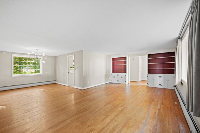 Building Photo - 135 Brookside Rd