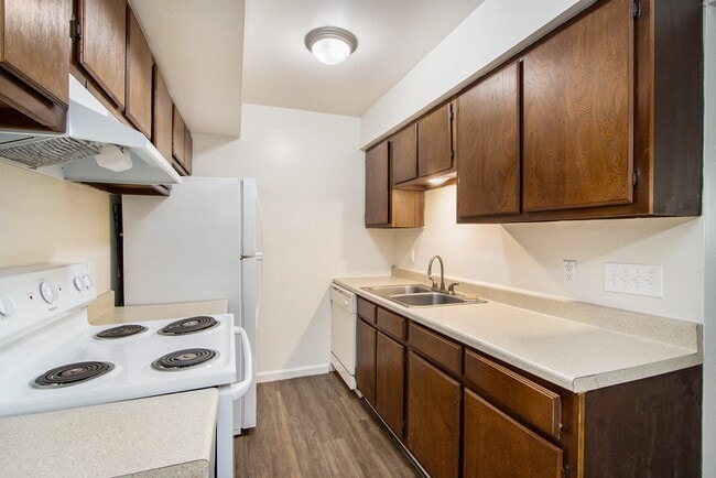 Building Photo - Briarwood Apartments