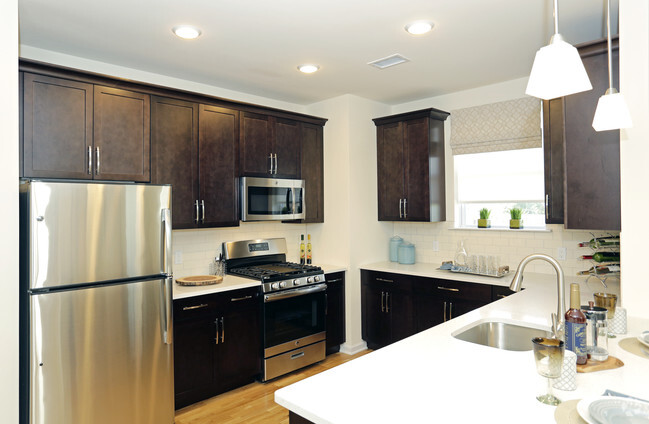 Kitchen - Parkvue At Livingston