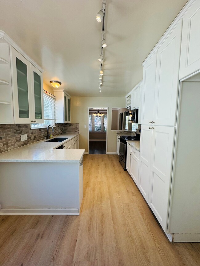 Foto del edificio - 67 Windsor Ln