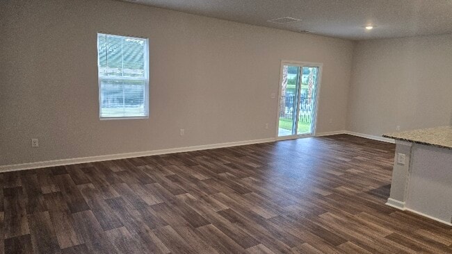 Building Photo - 213 Ladyfish Loop NW