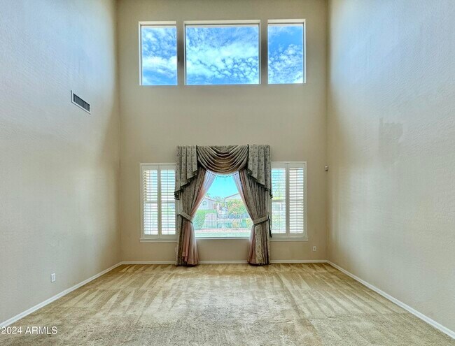 Building Photo - 642 E Torrey Pines Pl