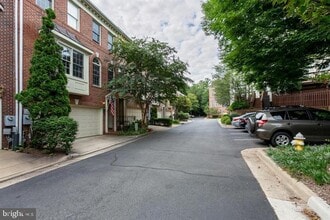 Building Photo - 2519 Gadsby Pl