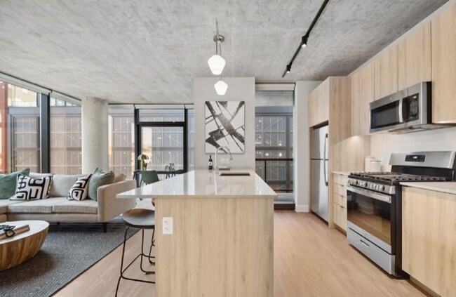 Foto del edificio - 1040 W Van Buren St