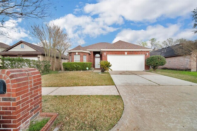 Building Photo - 2430 Raintree Village Dr