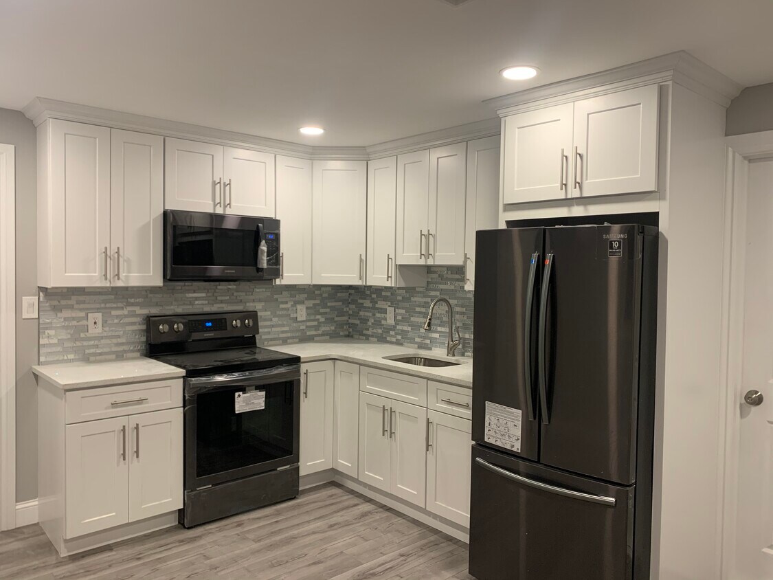 Foto principal - 49 Hilliard Ave