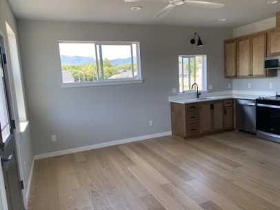 Building Photo - 314 Lithia Ave