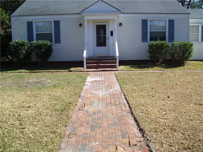 Building Photo - 202 Turnberry St