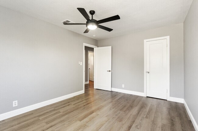 Foto del edificio - 914 W Cambridge Ave