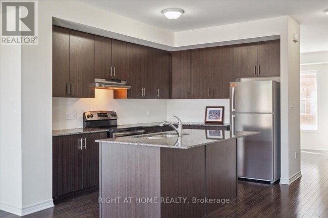 Building Photo - 71 City Park Cir