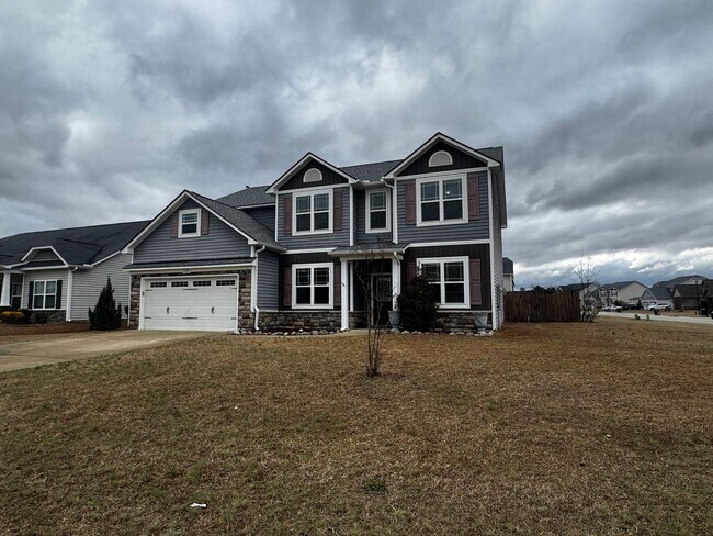 Foto del edificio - 5 Bedroom 3 Bath Home In Grays Creek