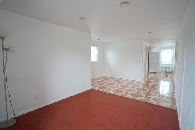 Building Photo - 1037 Elmont Rd