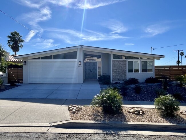 Foto del edificio - 2503 Aster St