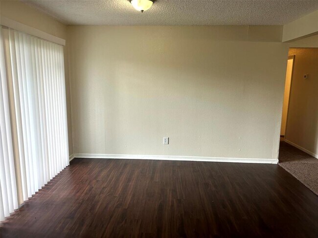 Foto del edificio - 15906 Blueridge Rd