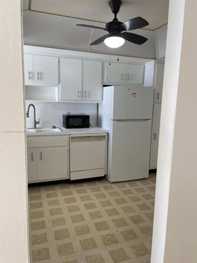 Foto del edificio - 1301 NE Miami Gardens Dr