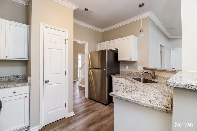 Building Photo - 3911 Tutbury Dr, Jamestown, NC 27282