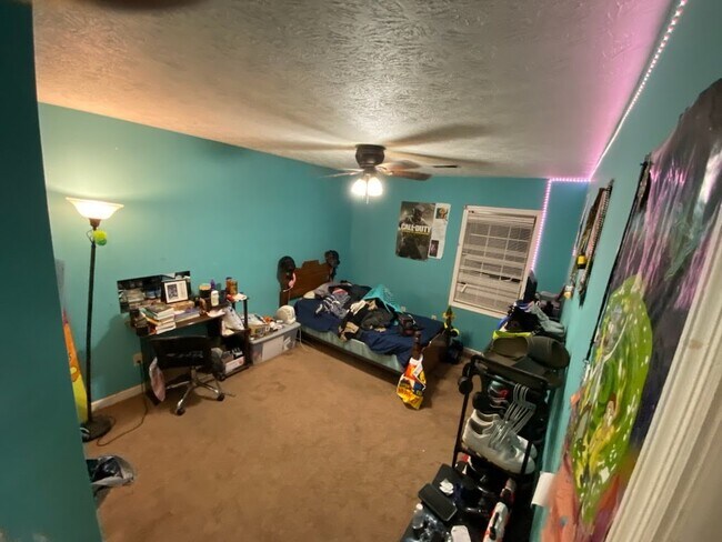 Building Photo - 915 Joseph club dr