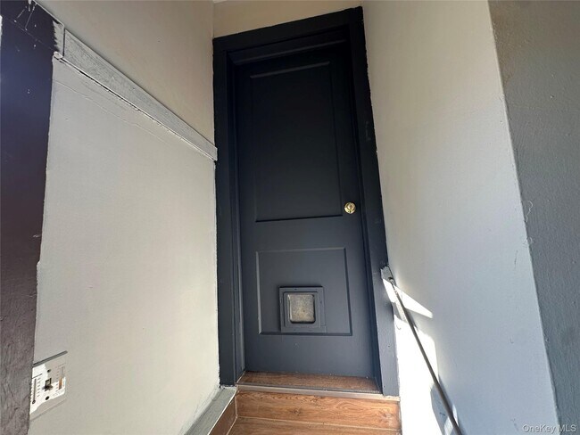 Foto del edificio - 496 Bloomingburg Rd