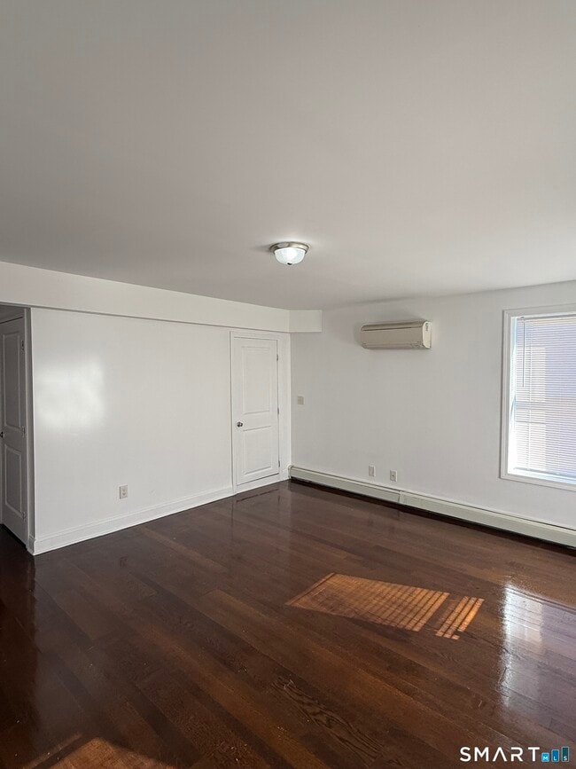 Building Photo - 29 Moulthrop St