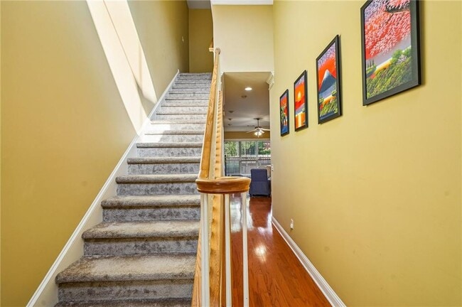 Building Photo - 3517 Henderson Reserve
