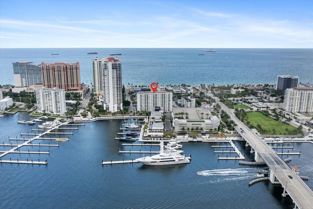 Condominio Leisure Beach - 200 S Birch Rd