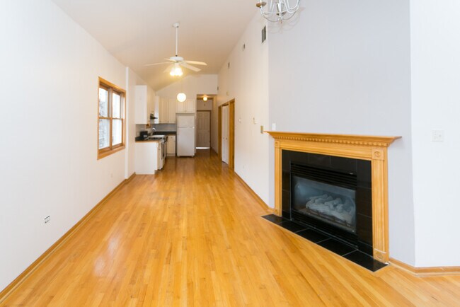 Building Photo - 1445 W Cortez St